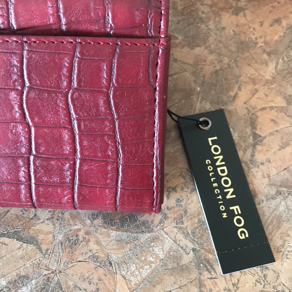 London Fog Collection wallet - Picture 9 of 10